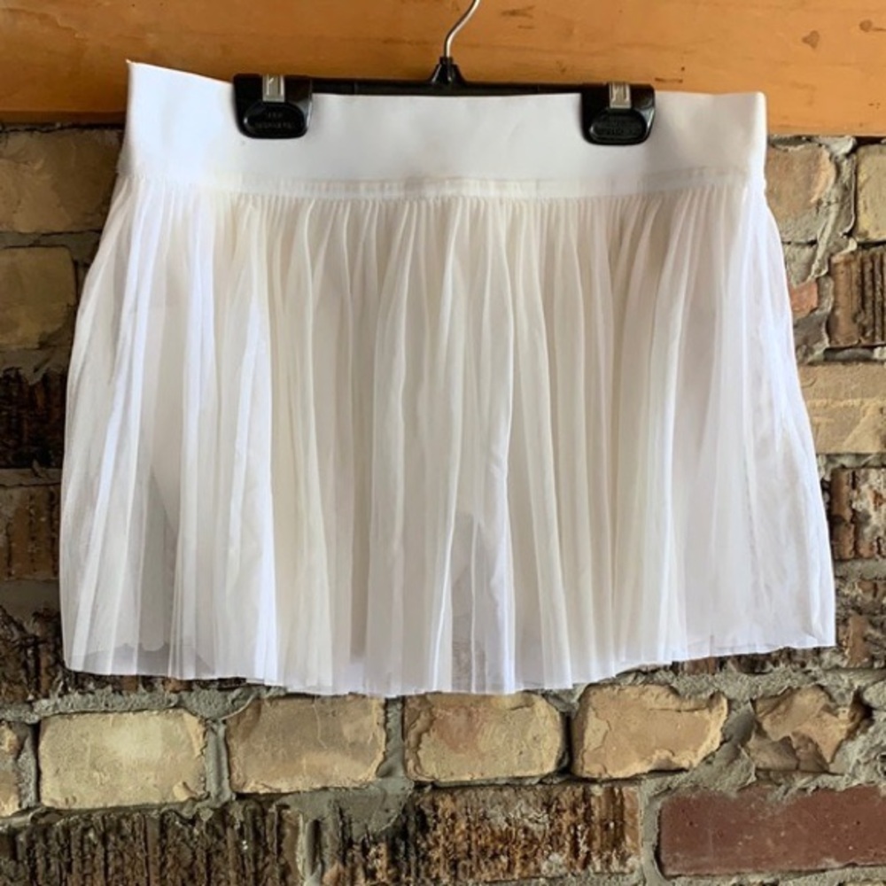 lululemon athletica White Layered Pleated Skater Skirt